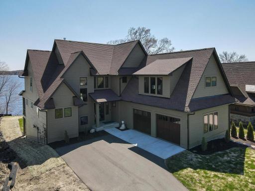 1711 Shoreline Boulevard, Shakopee, MN 55379