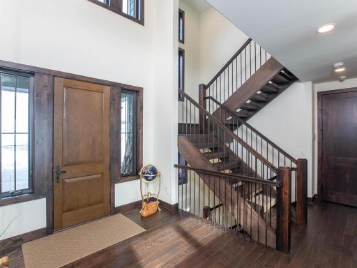 1711 Shoreline Boulevard, Shakopee, MN 55379