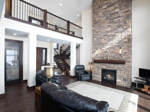 1711 Shoreline Boulevard, Shakopee, MN 55379