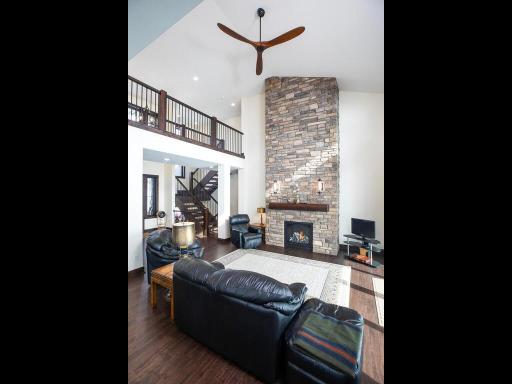 1711 Shoreline Boulevard, Shakopee, MN 55379