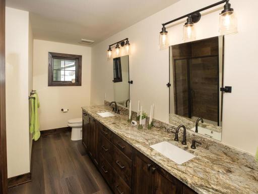 1711 Shoreline Boulevard, Shakopee, MN 55379