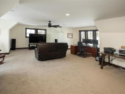 1711 Shoreline Blvd Shakopee MN 55379 USA-028-026-022-MLS_Size.jpg