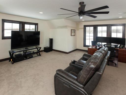 1711 Shoreline Boulevard, Shakopee, MN 55379