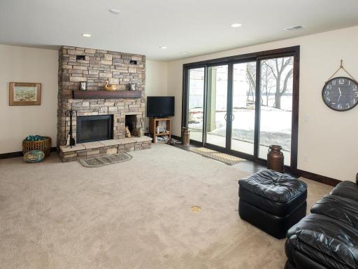 1711 Shoreline Boulevard, Shakopee, MN 55379