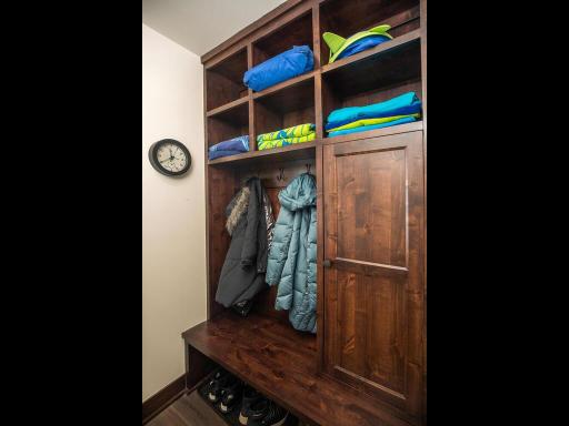 1711 Shoreline Boulevard, Shakopee, MN 55379