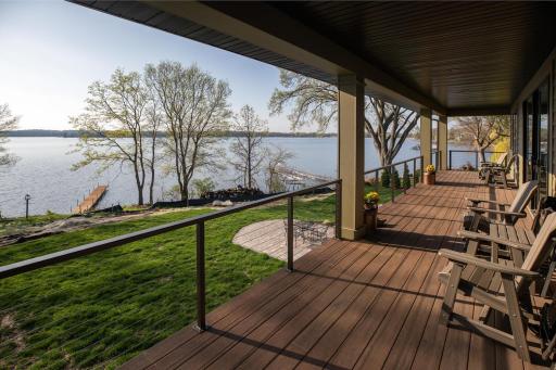 1711 Shoreline Boulevard, Shakopee, MN 55379