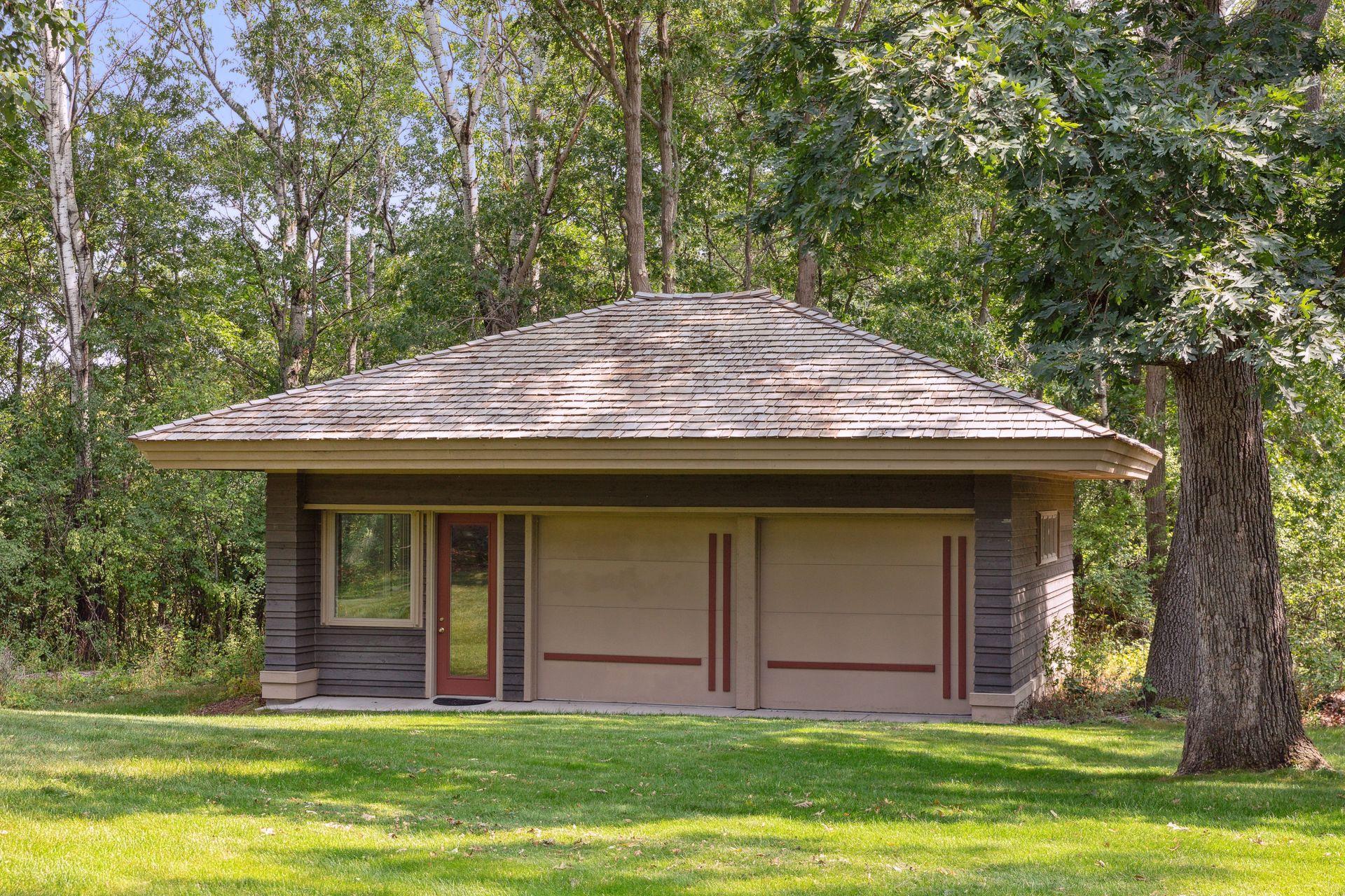 Detached Garage with new roof in 2021