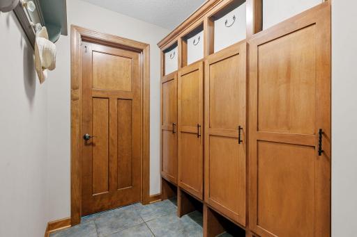 9427 Elm Court, Prior Lake, MN 55372