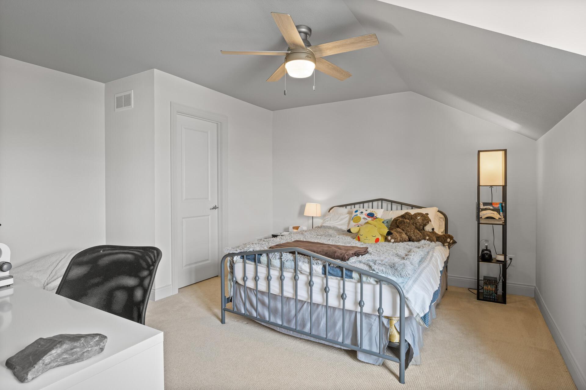 2nd bedroom sharing the Jack & Jill bathroom.