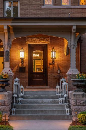 1009 Summit Avenue, Saint Paul, MN 55105