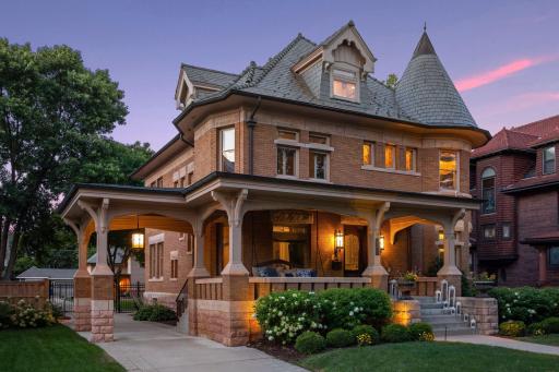 1009 Summit Avenue, Saint Paul, MN 55105