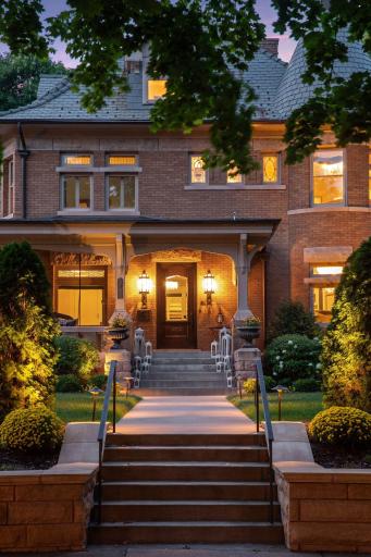 1009 Summit Avenue, Saint Paul, MN 55105