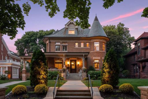 Photo for 1009 Summit Avenue, Saint Paul, MN 55105 - listing #6427454 1009 Summit Avenue, Saint Paul, MN 55105