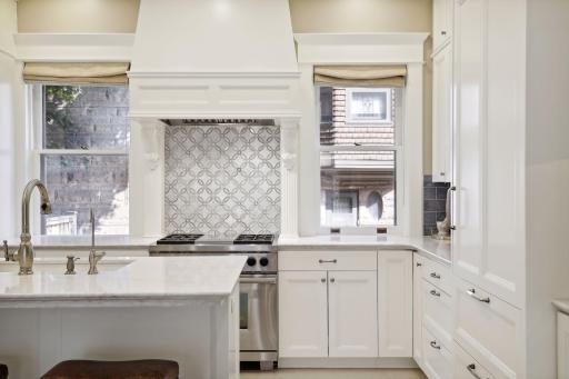 1009 Summit Avenue, Saint Paul, MN 55105