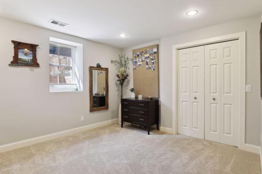 1009 Summit Avenue, Saint Paul, MN 55105
