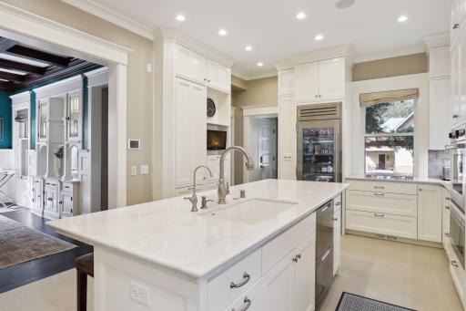 1009 Summit Avenue, Saint Paul, MN 55105