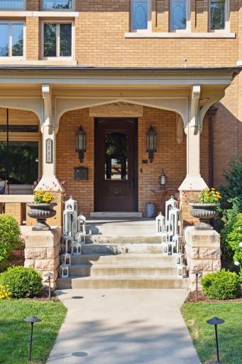 1009 Summit Avenue, Saint Paul, MN 55105