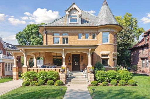 1009 Summit Avenue, Saint Paul, MN 55105