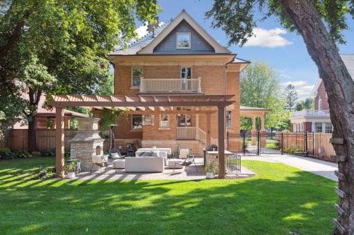 1009 Summit Avenue, Saint Paul, MN 55105