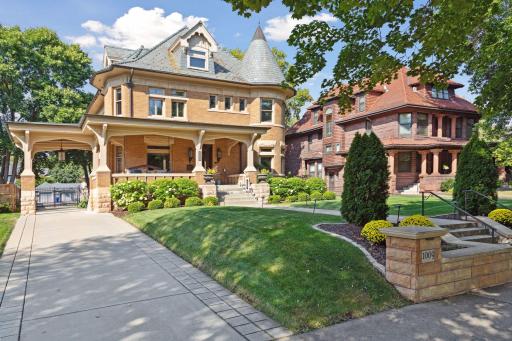 1009 Summit Avenue, Saint Paul, MN 55105