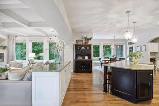 517 Big Woods Boulevard, Chanhassen, MN 55317