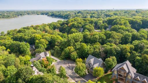 517 Big Woods Boulevard, Chanhassen, MN 55317