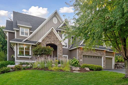 517 Big Woods Boulevard, Chanhassen, MN 55317