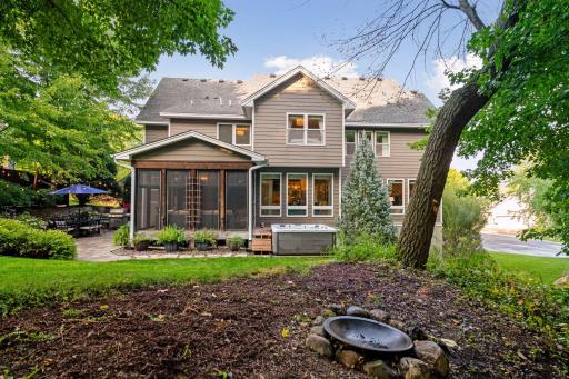 517 Big Woods Boulevard, Chanhassen, MN 55317