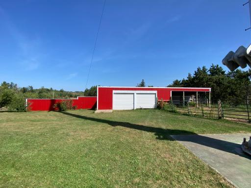 Pole bld and loafing shed