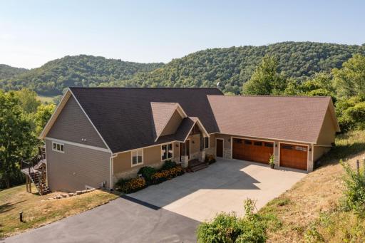 24040 Pfeiffer Hill Road, Winona, MN 55987