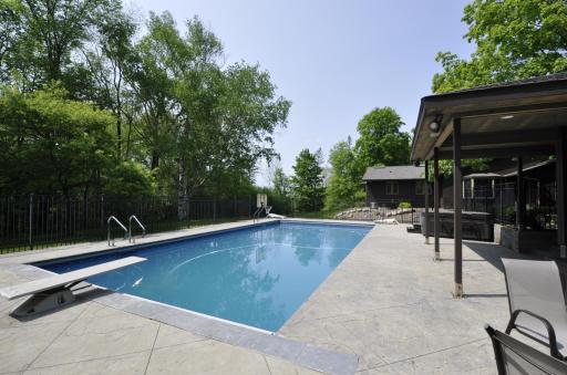 2115 Merrihills Drive SW, Rochester, MN 55902