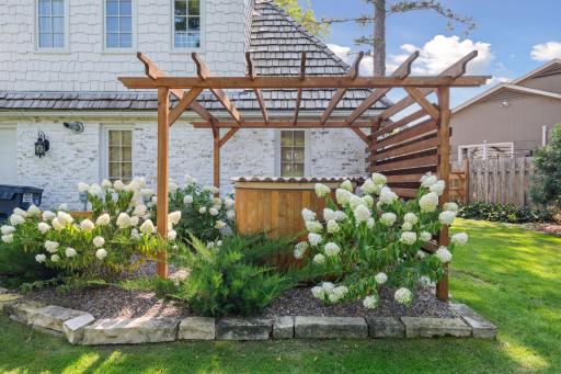 4804 W Sunnyslope Road, Edina, MN 55424
