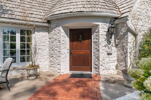 4804 W Sunnyslope Road, Edina, MN 55424