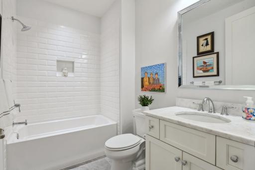 935 Lake Street E, 208, Wayzata, MN 55391