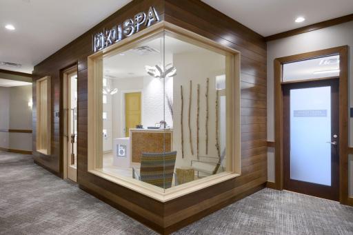 935 Lake Street E, 208, Wayzata, MN 55391