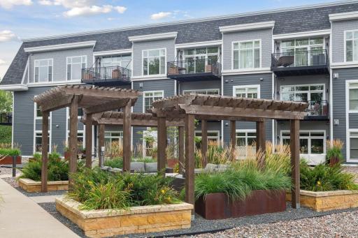 935 Lake Street E, 208, Wayzata, MN 55391