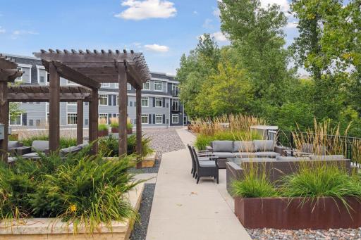 935 Lake Street E, 208, Wayzata, MN 55391