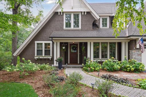5940 Lake Linden Court, Excelsior, MN 55331