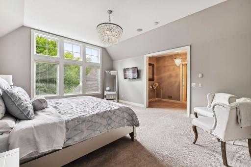 5940 Lake Linden Court, Excelsior, MN 55331