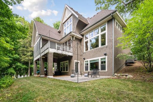 5940 Lake Linden Court, Excelsior, MN 55331