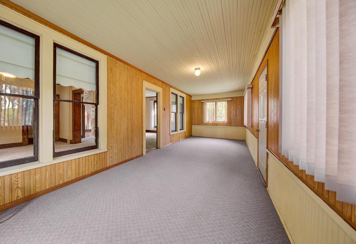 12 Entry_porch.jpg