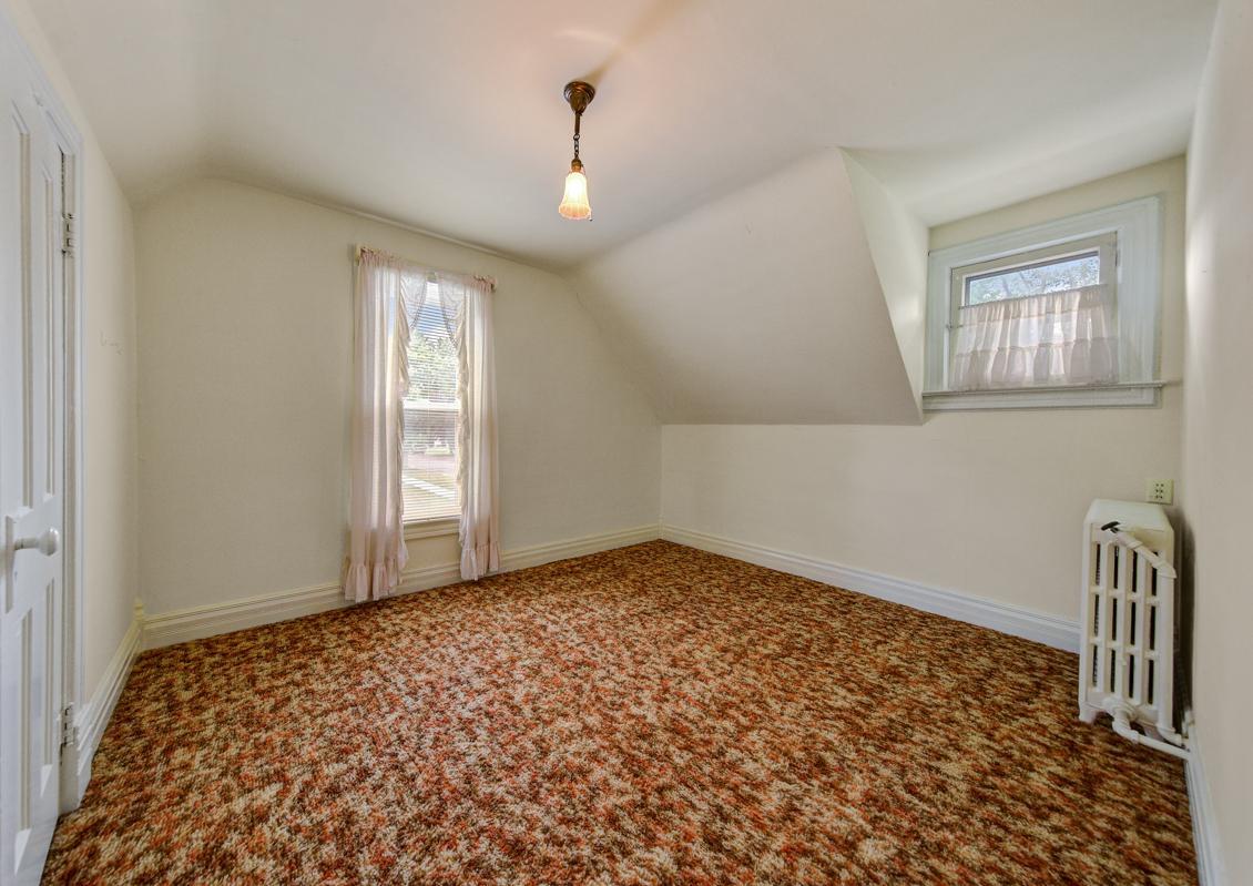 32 Bedroom 2.jpg