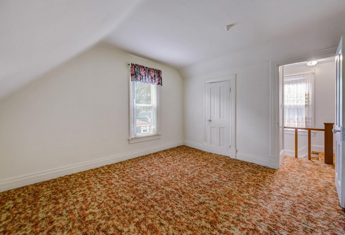 36 Bedroom 3.jpg