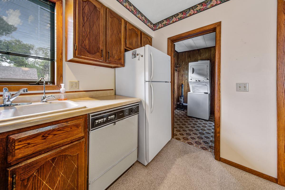 29 Kitchen.jpg