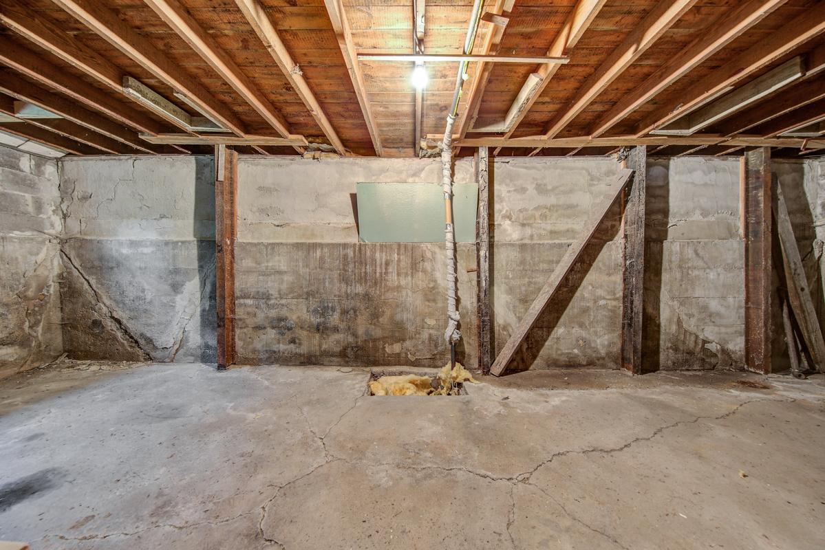 40 Basement.jpg
