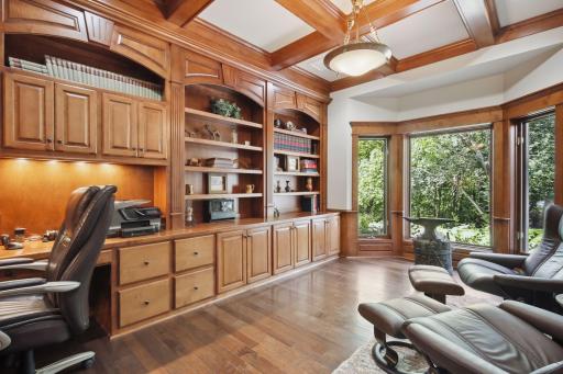 9690 Towering Oaks Curve, Prior Lake, MN 55372