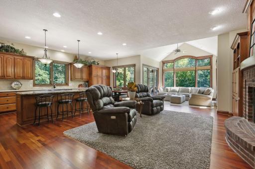 9690 Towering Oaks Curve, Prior Lake, MN 55372