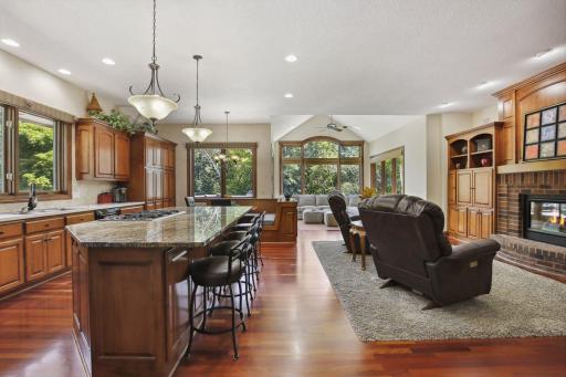 9690 Towering Oaks Curve, Prior Lake, MN 55372