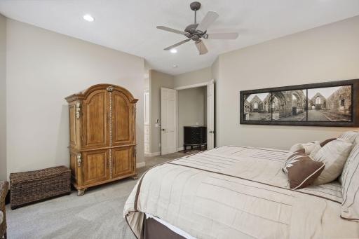 9690 Towering Oaks Curve, Prior Lake, MN 55372