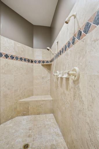 9690 Towering Oaks Curve, Prior Lake, MN 55372